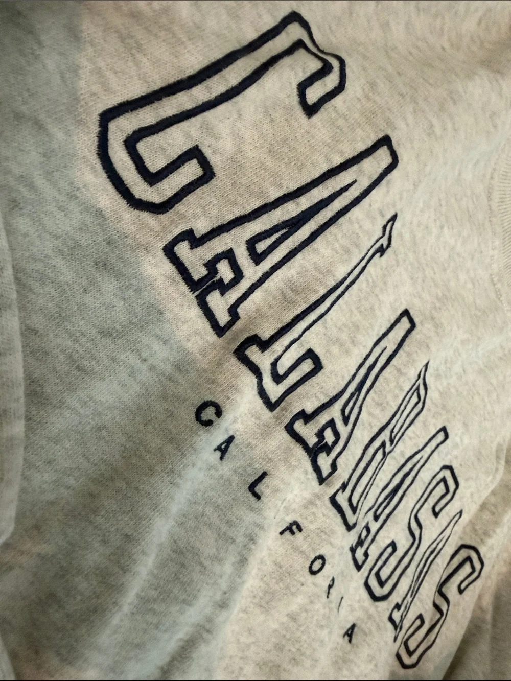 Abercrombie Calabasas California Grey Graphic Sweatshirt waist length